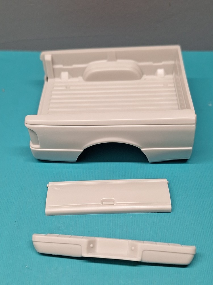 Revell AMT Ertl Monogram MPC 1/25 Model Part 1993 Ford Ranger Truck Bed & Bumper