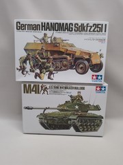 Lot(2) Tamiya 35055 U.S. M41 Walker Bulldog & 35020 Hanomag Half Track 1:35