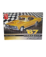 Model Kit AMT 1967 Chevelle Pro Street Hobby Car 1:25 Scale AMT876M/12 Sealed