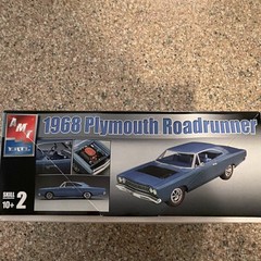 AMT Ertl 1968 Plymouth Roadrunner 1:25 Plastic Model Kit Skill 2 #31549