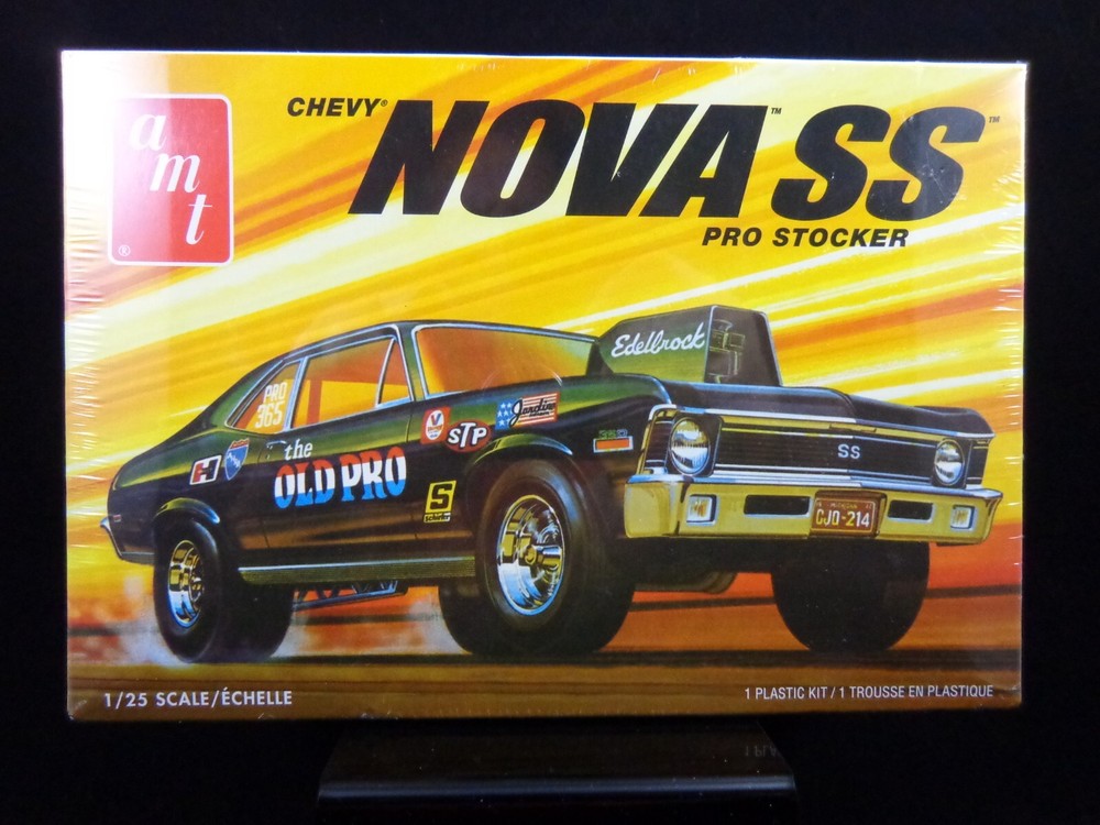 AMT 1:25 Scale Chevy Nova SS Pro Stocker Plastic Model Kit