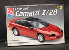 Vintage 1993 AMT Ertl Chevrolet Camaro Z/28 Model Kit 1:25 #8611 Open No Decals