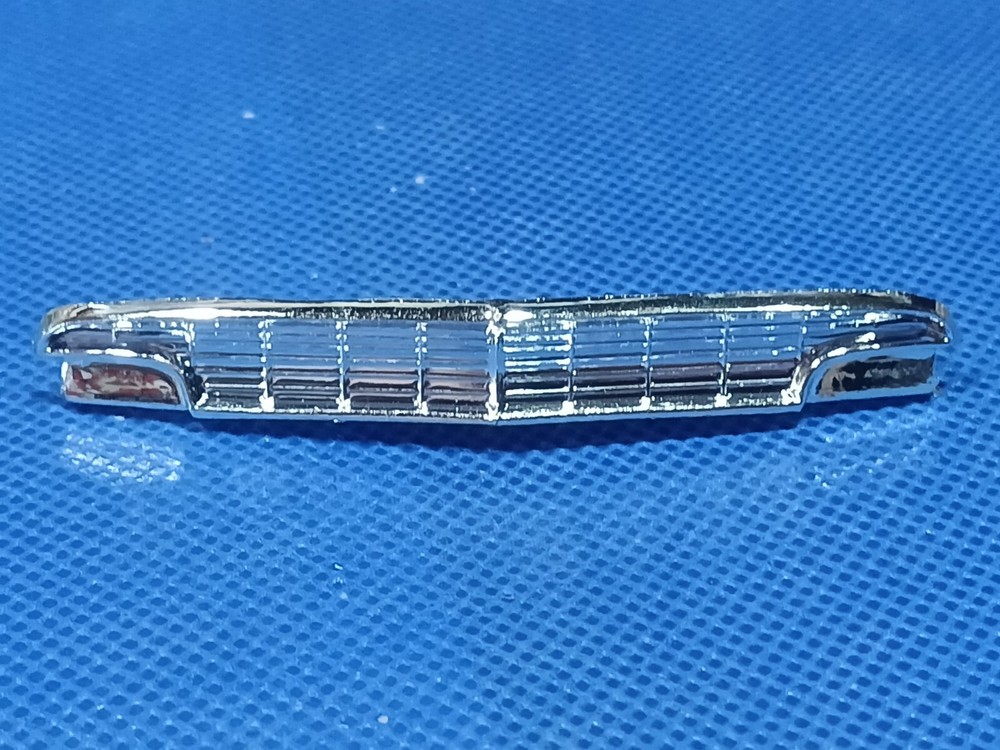 🌟 Chrome Grill 1956 Ford Victoria 1:25 Scale 1000s Model Car Parts 4 Sale