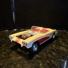 Revell 1960 Chevrolet Corvette 1:25 scale OPEN & ALMOST COMPLETE
