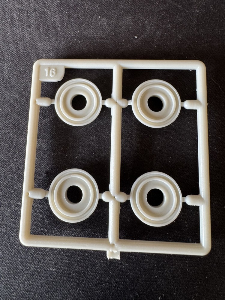 Moebius Models 1207 1956 Chrysler 300B Parts Kit Bash Wheel Hubs