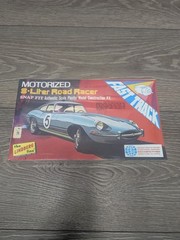 VTG Jaguar Motorized 8 Liter Road Racer Lindberg Snap Fit NEW FACTORY SEALED