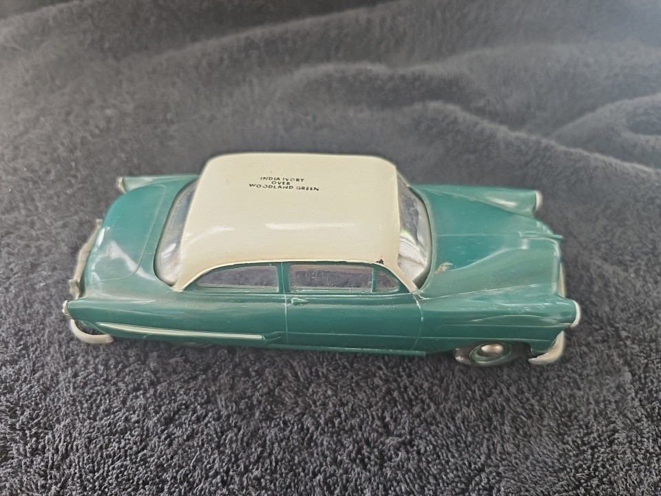 1950s Chevrolet Chevy 2 Door Dealer Promo Car India Ivory / Woodland Green 1/25