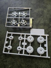 Revell 1/24 L.A.P.D. Camaro model Parts WHEELS V98D