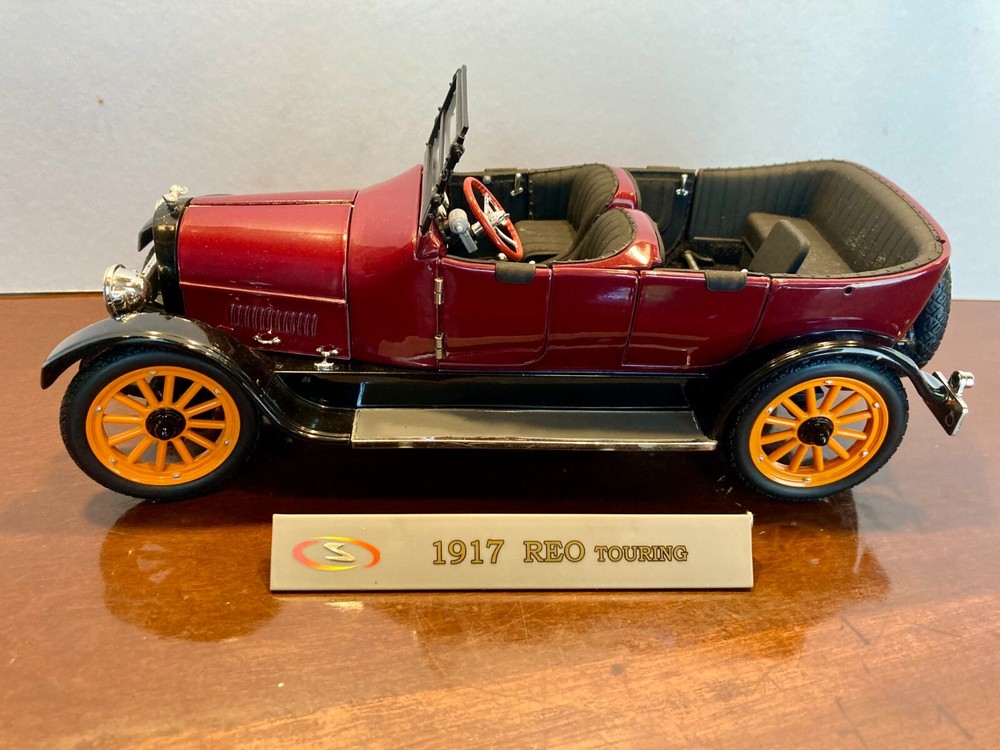 Signature 1917 REO Touring Diecast Model Car 1:18