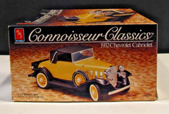 AMT Connoisseur Classics 1932 Chevrolet Cabriolet 1:25 Model Kit #6508 Complete