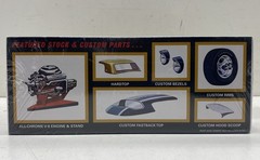 AMT 1957 Ford Thunderbird ’57 T-Bird 1/25 Scale Model Kit Retro Deluxe Sealed