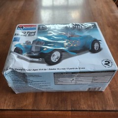 NEW Vintage MONOGRAM 1932 Ford Street Rod Model Kit. Skill Level 2