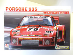 Beemax 1:24 Scale Porsche 935 ’79 Le Mans Class Winner model kit BX24036