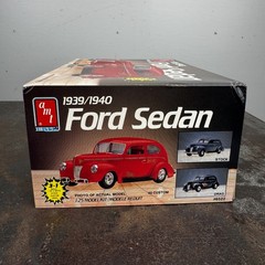 AMT 1939 / 1940 FORD SEDAN 3 in 1 Model Kit #6522 Complete 1:25 Scale
