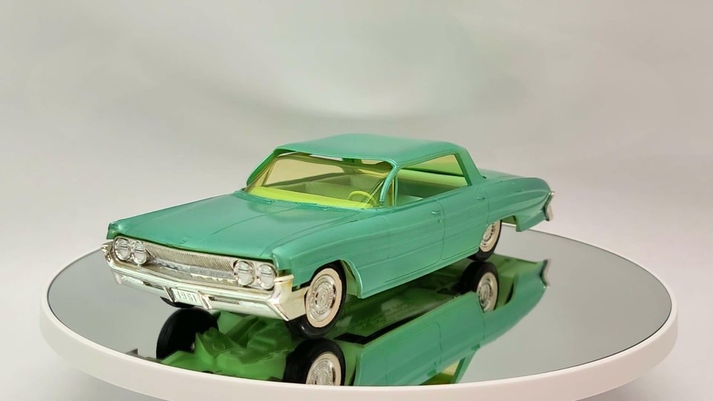 Jo-Han 1/25 Scale 1961 Oldsmobile Super 88 Dealer Promo Car – Alpine Green