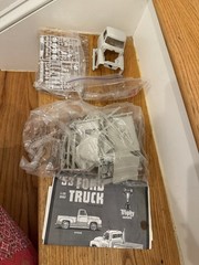 1953 FORD F-100 PICKUP Vintage 1/25 Model Kit Parts