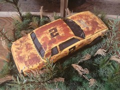 1980’S MONTE CARLO OLD RUSTY RETIRED STOCK CAR SITTIN IN FIELD DIORAMA SCENE !!