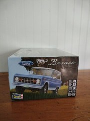 REVELL 1/24 Ford Bronco (1966 TO 1970 STYLE) – 85-4320 – Factory Sealed New