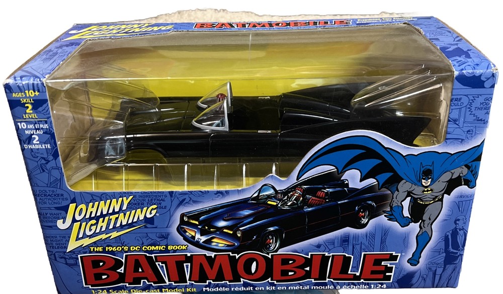 RARE Johnny Lightning 1960’s DC Comics / TV Batmobile 1:24 Die-cast Model – NIB