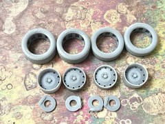 1/24 Scale: 17-inch “Mopar/Challenger Rally” wheels W/ Wide Rear Tires; Resin