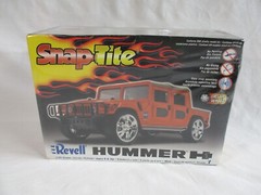 HUMMER H1 1:25 Plastic Model Kit Snap-Tite 2006 Revell 85-1938 Skill 1
