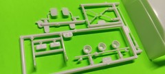 1979 Jeep J-10 1/24 Pickup Truck 4×4 KC Lights Camper Top Mirror CB Antenna Cap