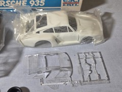 Vintage 1/24 ESCi ERTL PORSCHE 935 ‘BABY’ MODEL KIT FACTORY SEALED INSIDE 1992