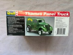 Revell Thames Panel Truck | 85-4199 1/25 Scale Plastic Model Kit Unopened