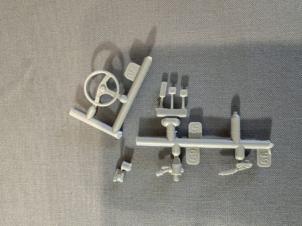 AMT/ERTL 6808 Dodge Viper RT/10 Parts Kit Bash Interior Sub Assembly No. 1 & 2