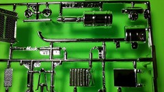 Mack DM800 Heavy Duty 1/25 chrome fuel tank Bulldog emblem mirrors rig tractor