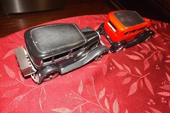 HUBLEY FORD 4 DOOR SEDAN 2 METAL MODEL KIT HOT ROD PARTS REPAIR 1:20 JUNKYARD