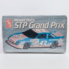 1990 AMT #43 Richard Petty STP Grand Prix 1/25 Scale Model Kit #6728-SEALED BOX