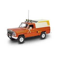 Revell #14568 1/24 79 Jeep J-10 Pickup with Camper top