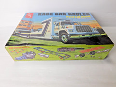 AMT Ford LN8000 Race Car Hauler – Model Truck Kit AMT758/06 1/25 Scale
