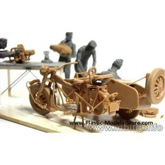 Master Box 3560 German Motorcycle Repair Crew 1/35
