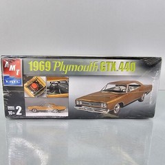 AMT ERTL 1969 Plymouth GTX 440 Street Custom 1:25 Model Kit Muscle 31930 SEALED