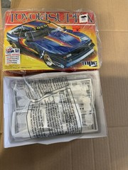 CUSTOM TOYOTA SUPRA MPC 1:25 PLASTIC MODEL CAR KIT