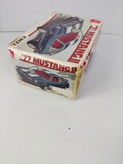 ERTL AMT 1977 ’77 Ford Mustang II Plastic Model Car Kit 1:25 Scale Incomplete