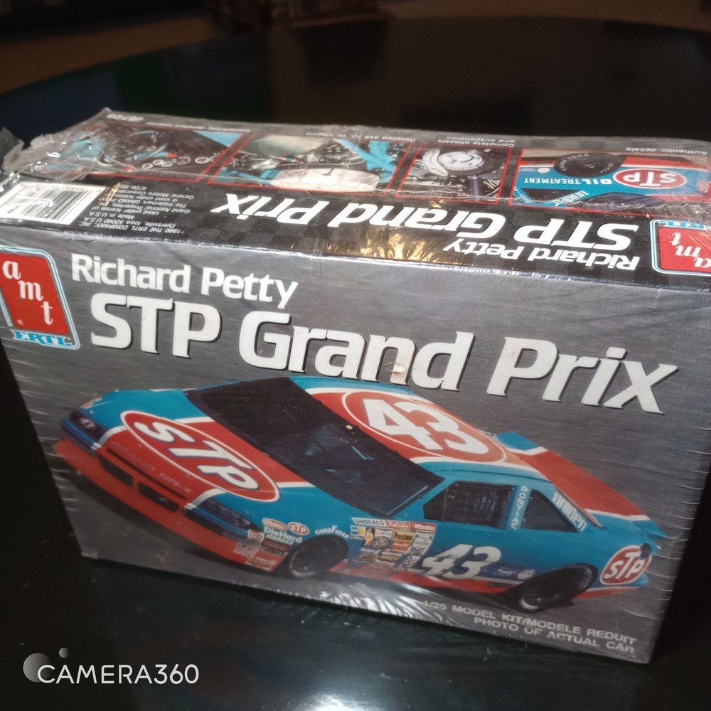 AMT Richard Petty STP Grand Prix 1/25 Model Kit #6728 Sealed Vintage