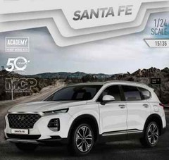 Hyundai Santa Fe TM Plastic Model Kit | 1/24 Scale, Modern SUV Excellence