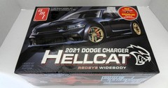 AMT 2021 Dodge Charger Hellcat 1:25 scale Model Kit