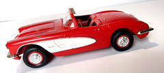 VINTAGE SMP RED 1959 CHEVROLET CORVETTE CONVERTIBLE MODEL CAR 1/24