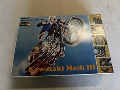 1/8 Vintage 1970 Kit Revell No. H-1228 KAWASAKI MACH III Complete in Open Box