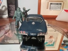 1965 Corvette 1/25 scale built model kit And Zombies