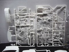 DONOR NASCAR 1996-1997 FORD THUNDERBIRD STOCK CAR KIT- WHITE – NO DECALS – 1/24