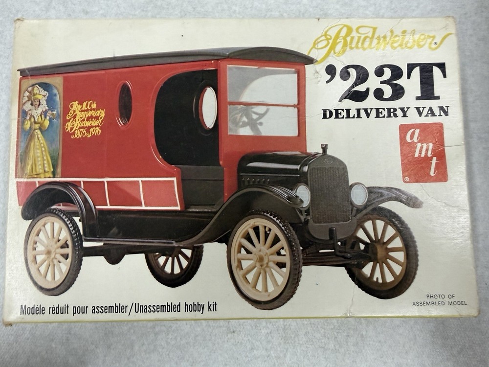 AMT Budweiser ‘23T Delivery Van 2401 1/25 Scale Unassembled Hobby Kit