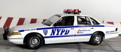 Nicely built 1/25 scale 1997 Ford Crown Victoria NYPD White Blue RMP READ