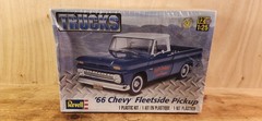 Revell 1966 Chevy Fleetside Pickup 1:25 Model Kit #85-7225 2015 NEW bent box