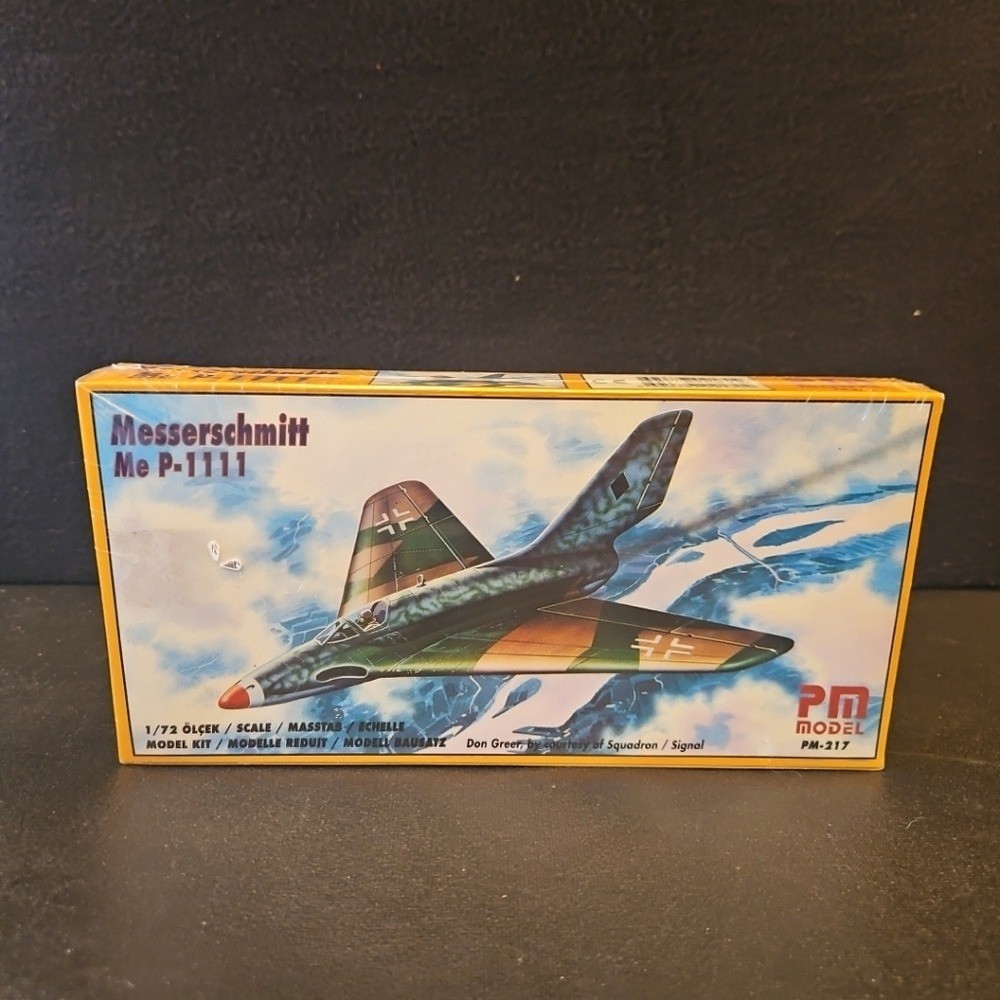 Messerschmitt Me P-1111 Model Kit – Green and Brown