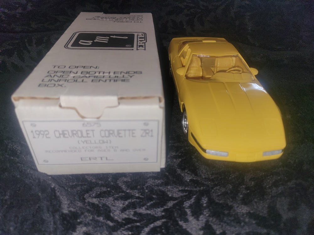 Vintage 1992 AMT ERTL Chevrolet CORVETTE ZR-1 Dealer PROMO Car 6575 Yellow